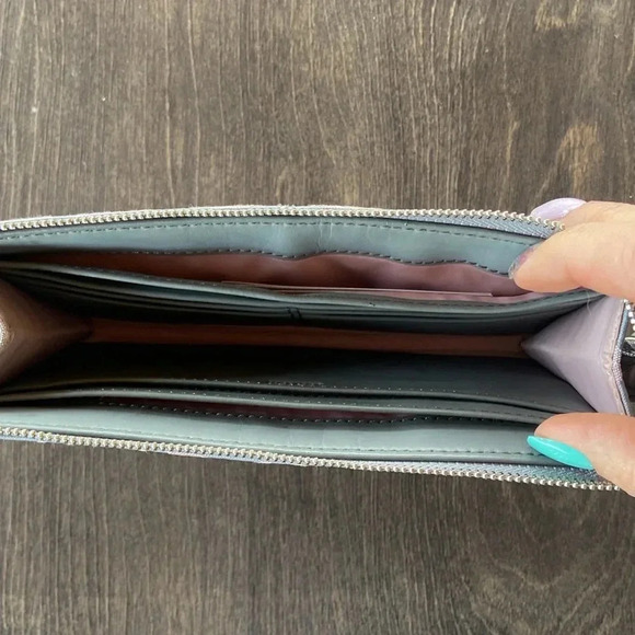 Coach  | Wristlet - Picture 7 of 8